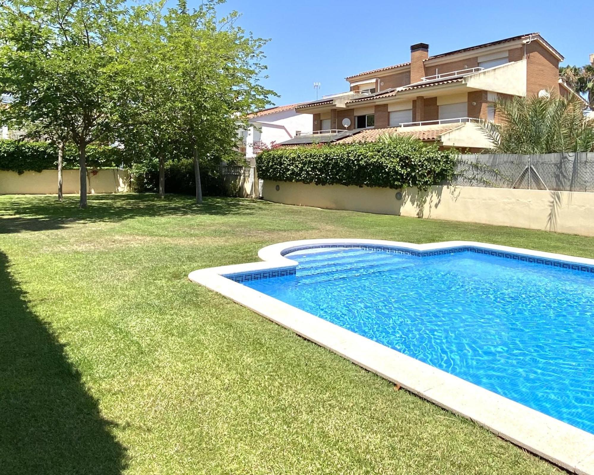Villa Isabel Sitges, Rocamar Сант Пере де Рибес Екстериор снимка
