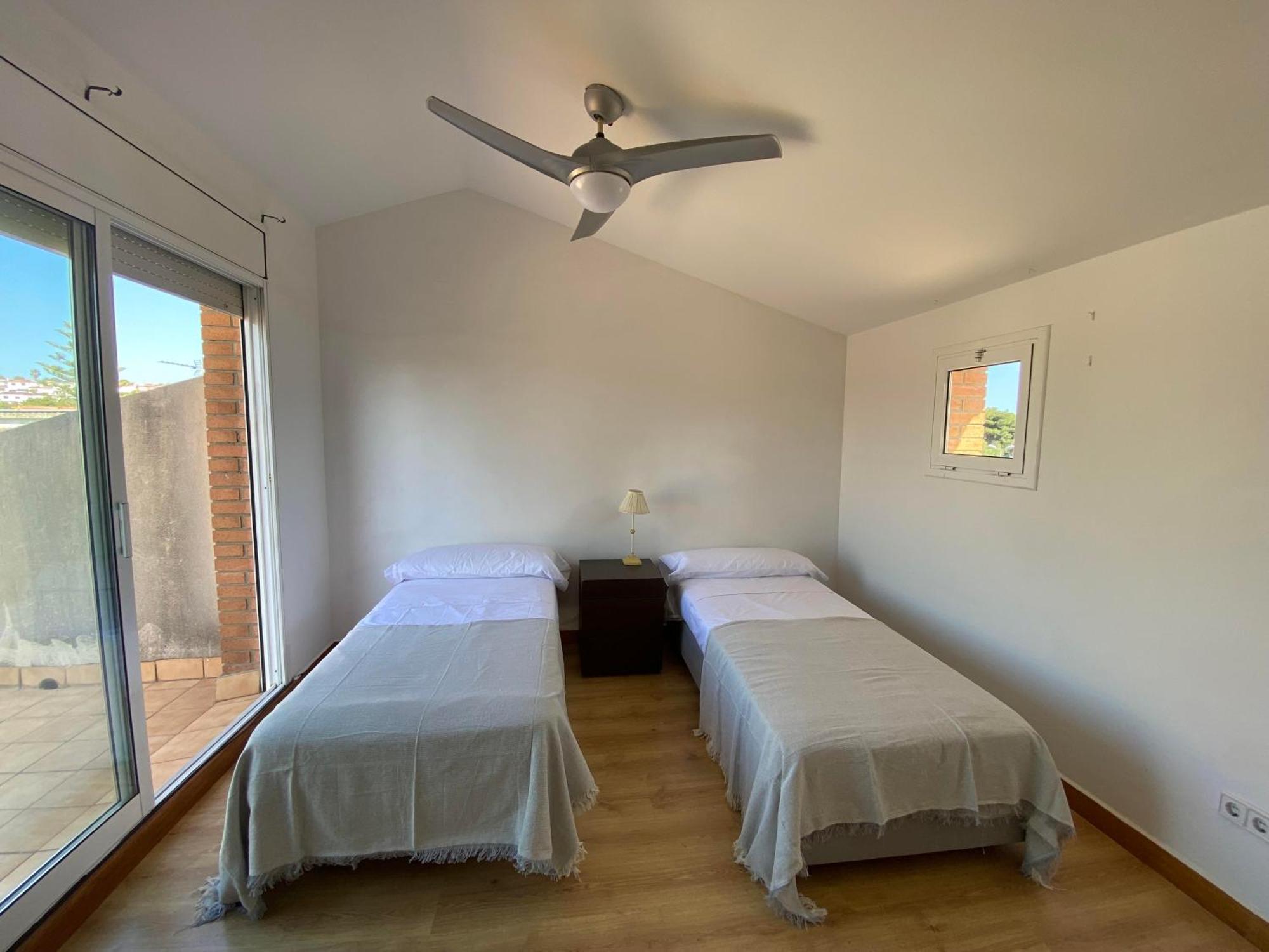 Villa Isabel Sitges, Rocamar Сант Пере де Рибес Екстериор снимка